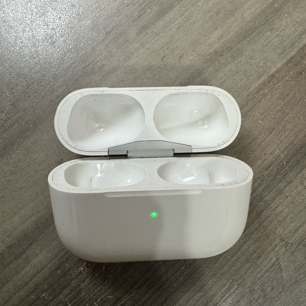 Apple AirPods Pro - Picture 3 of 9